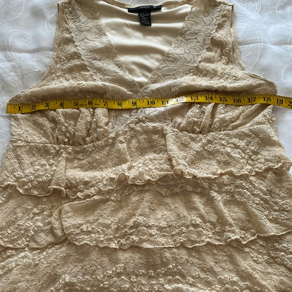 Venezia Cream/Beige Sleeveless Lace Blouse - Picture 4 of 12